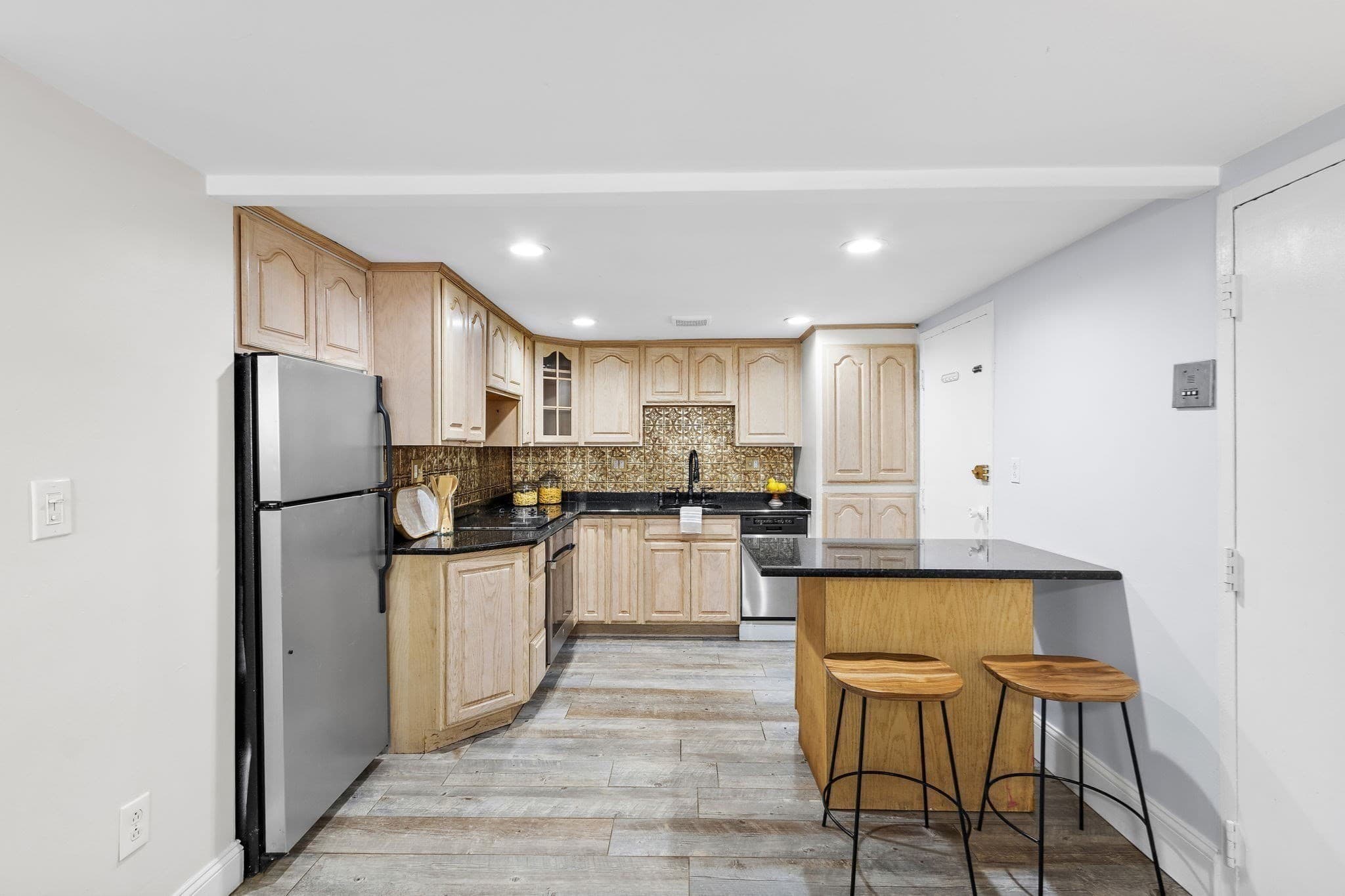 Condominium at 365 Faneuil # 4, Boston MA 02135, photo 16 of 21