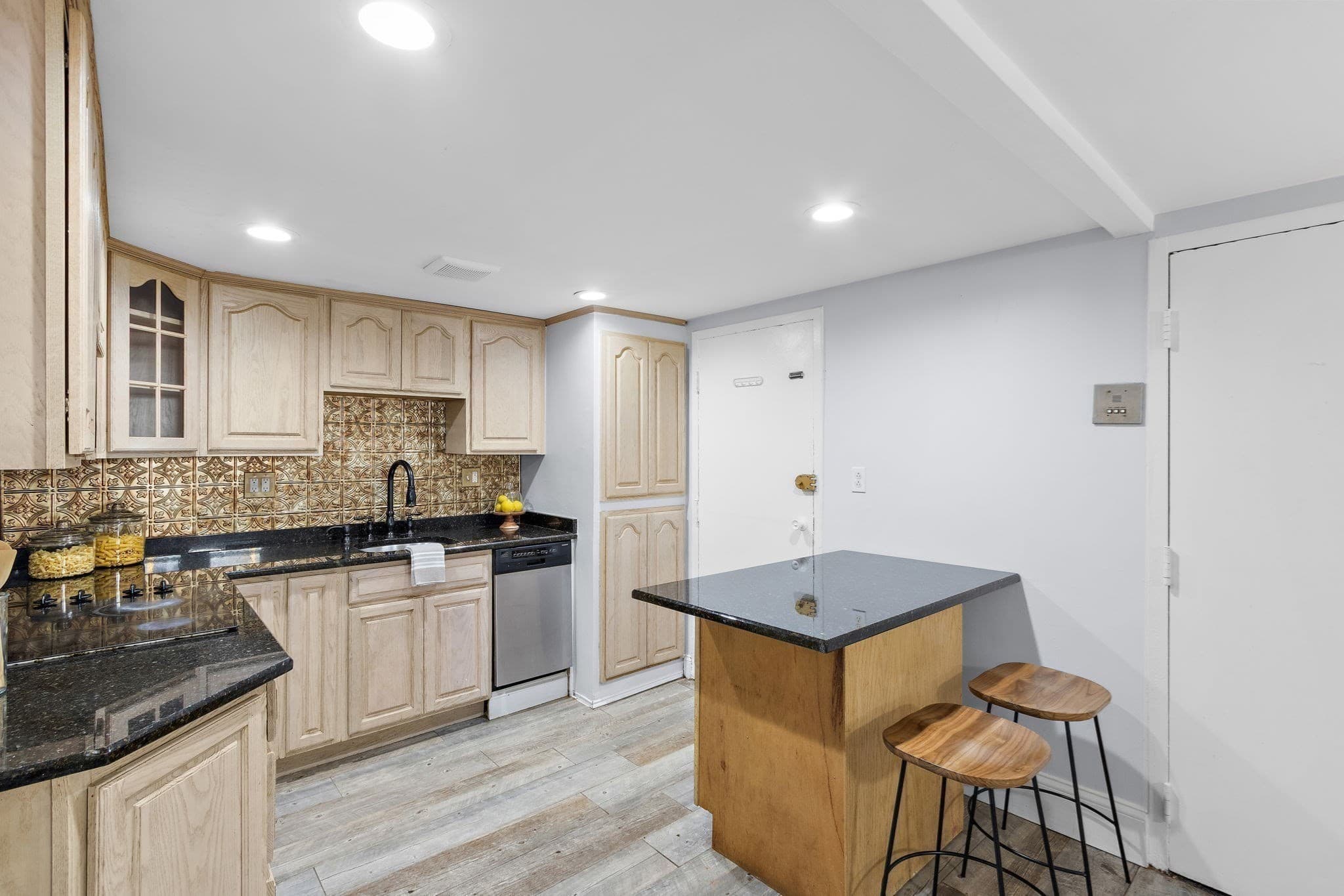 Condominium at 365 Faneuil # 4, Boston MA 02135, photo 15 of 21