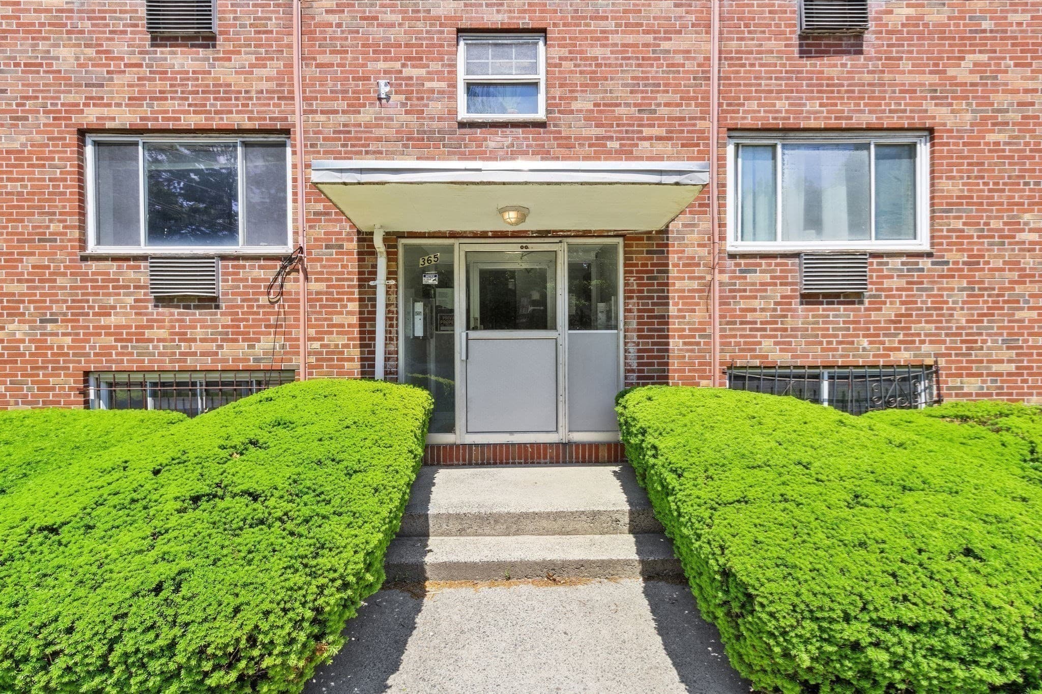 Condominium at 365 Faneuil # 4, Boston MA 02135, photo 19 of 21