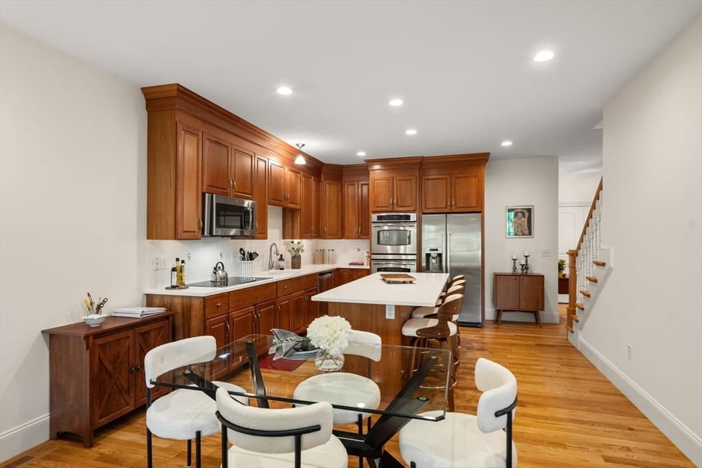 Condominium at 287 Langley Rd # 43, Newton MA 02459, Newton, photo 8 of 36