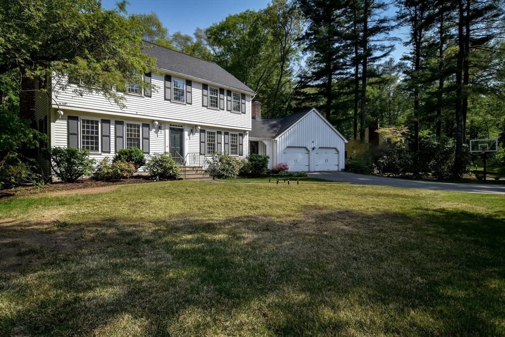 15 Juniper Lane, Dover MA 02030