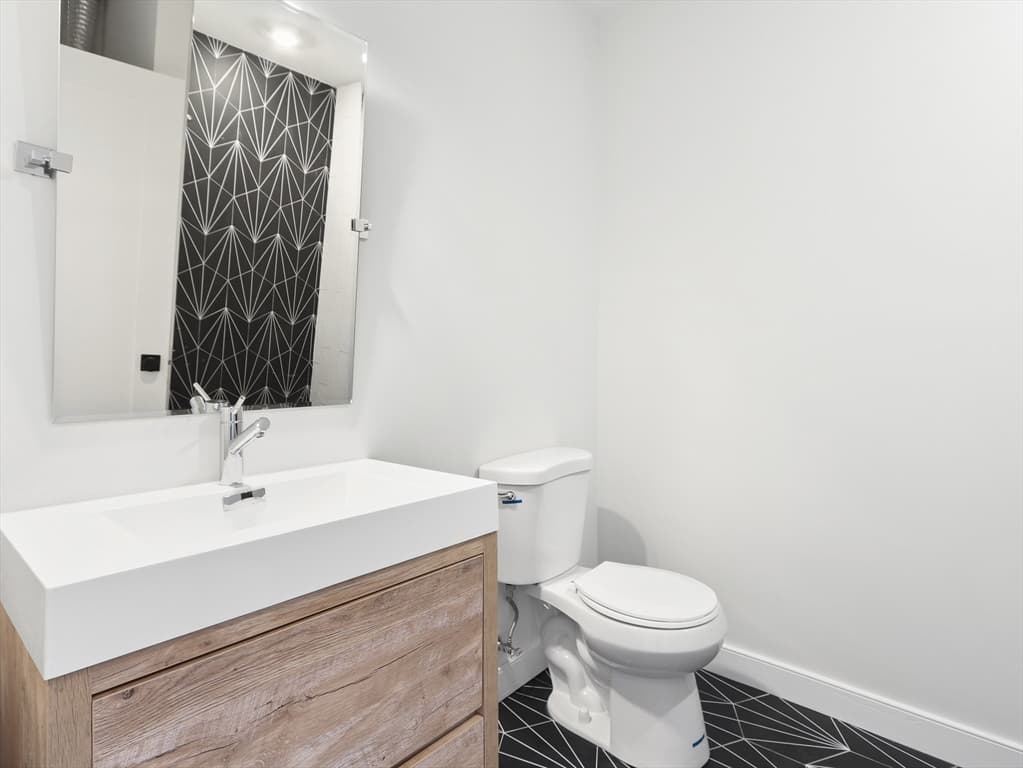 4 Family - 4 Units Up/Down at 275 Webster, Boston MA 02128, Boston, photo 19 of 24