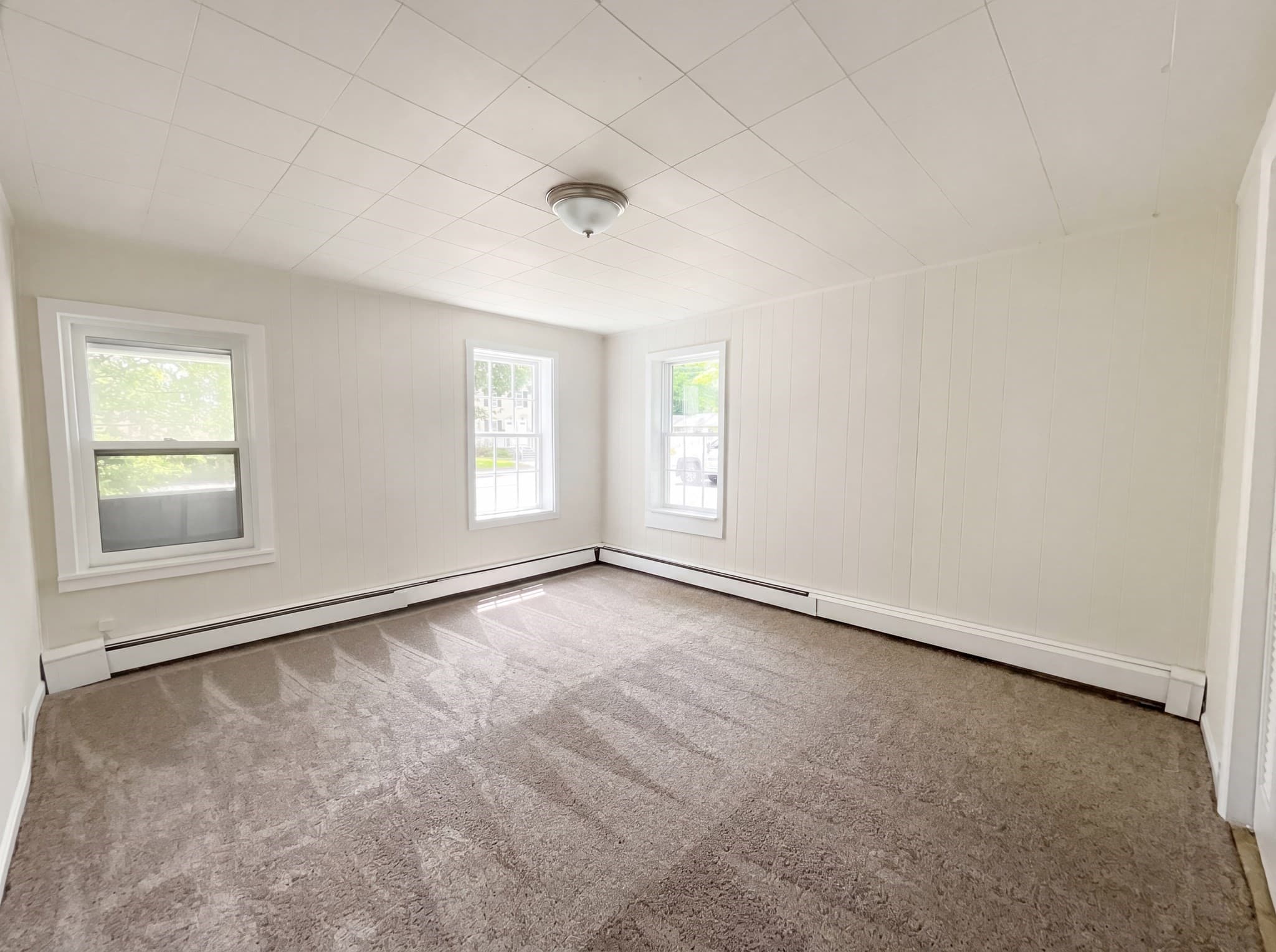 Single Family Residence at 361 Tremont St, Taunton MA 02780, photo 7 of 21