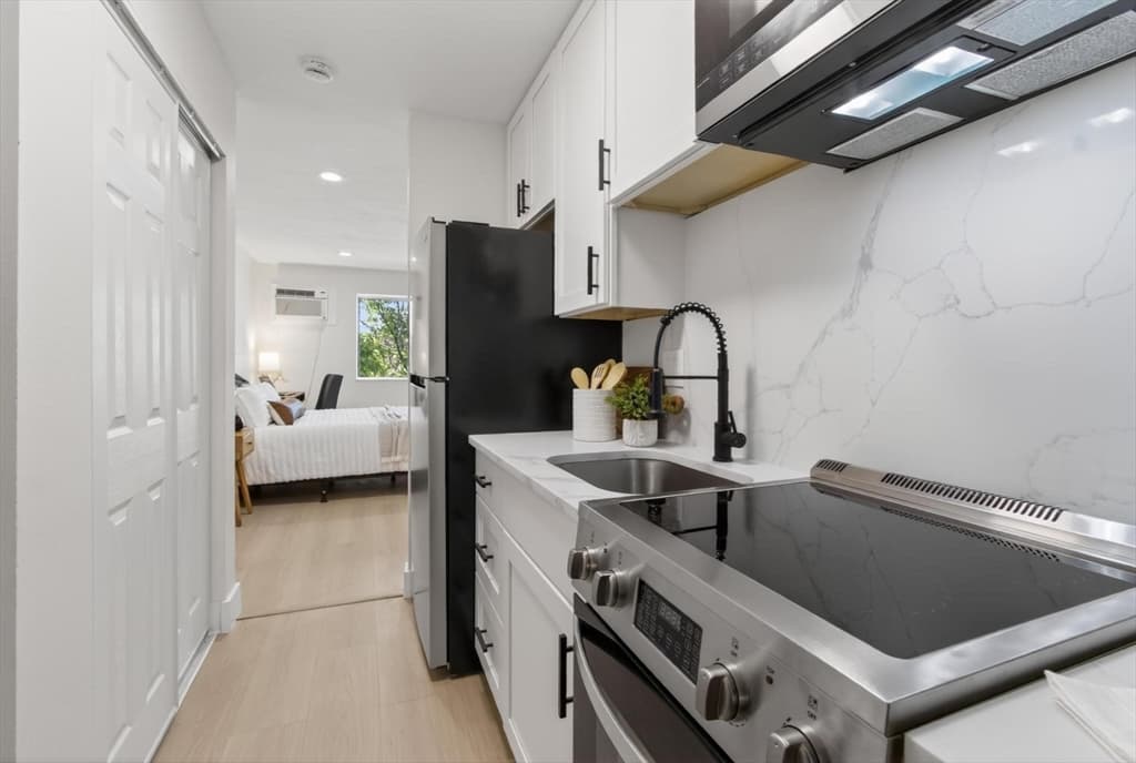 Condominium at 27 Gordon St # 305, Framingham MA 01702, Framingham, photo 11 of 17