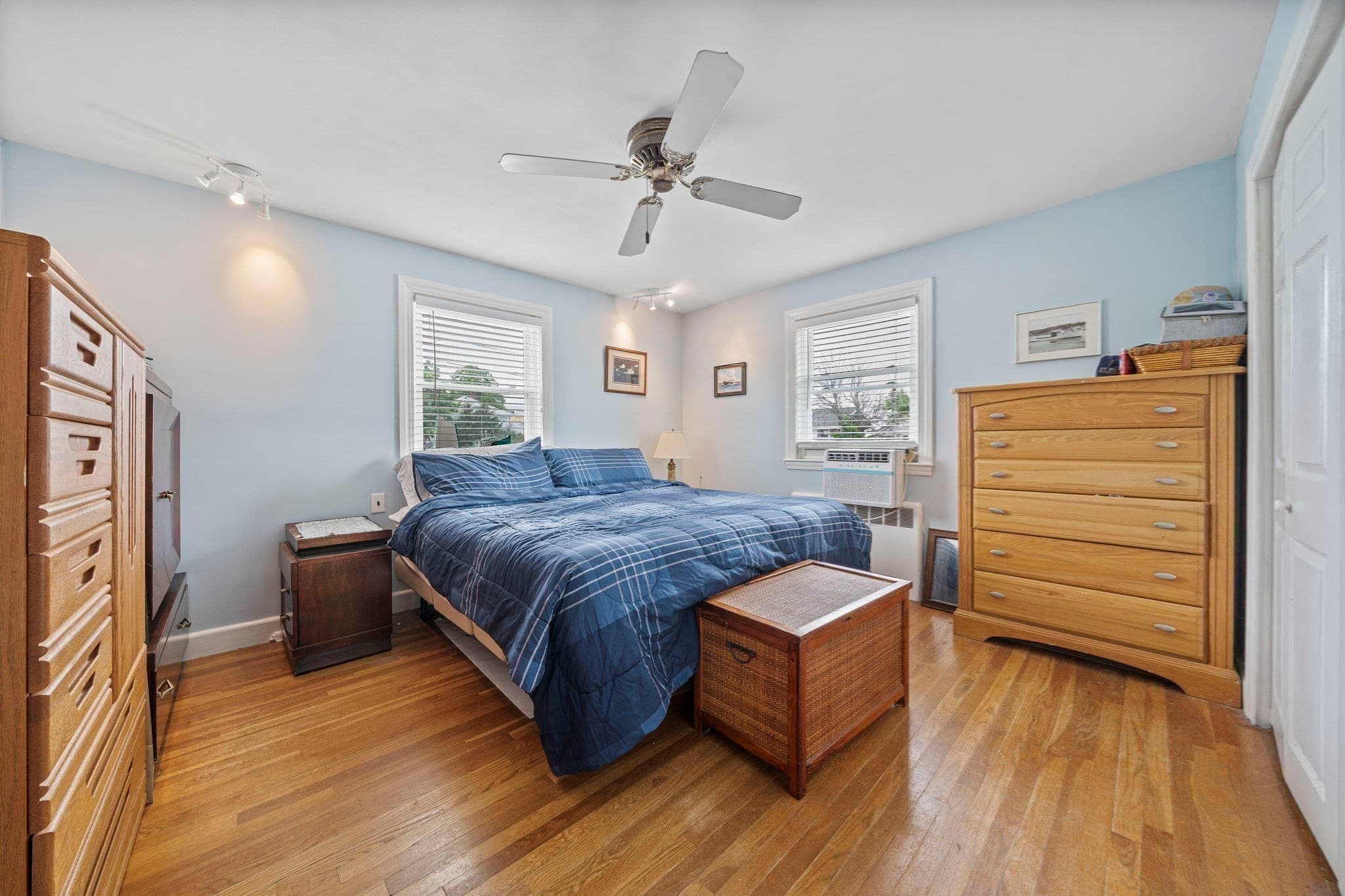 Single Family Residence at 15 D St, Hull MA 02045, photo 11 of 42