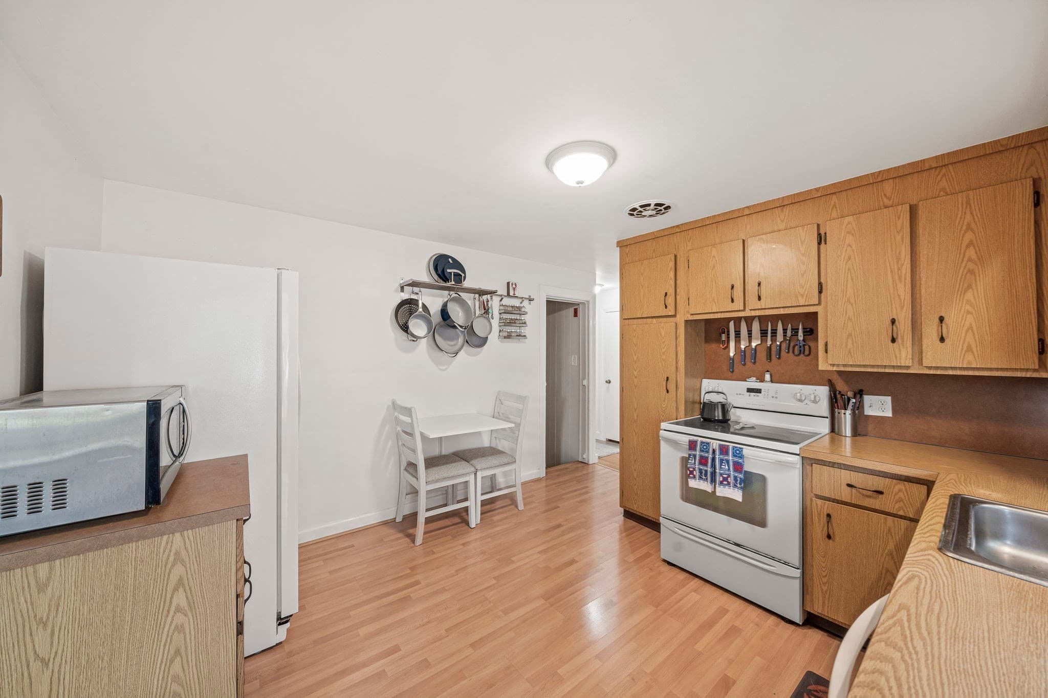 Single Family Residence at 15 D St, Hull MA 02045, photo 4 of 42