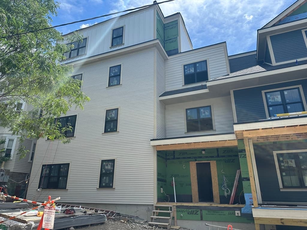 Condominium at 61 Montebello # 3, Boston MA 02130, photo 2 of 15