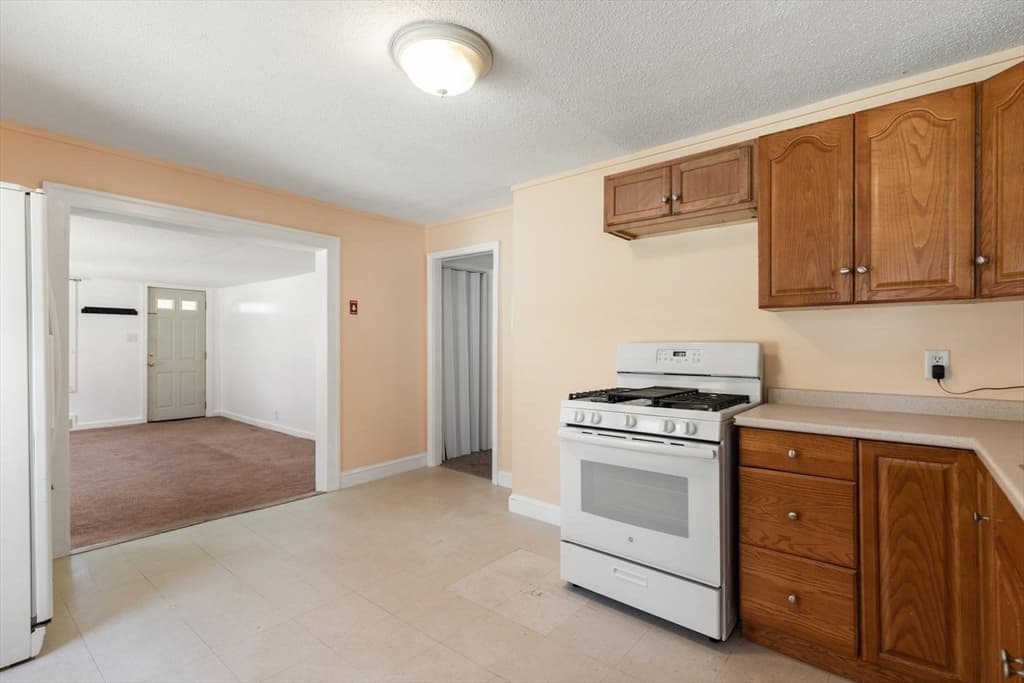 Multi Family at 6 Minot St, Stoneham MA 02180, photo 12 of 38
