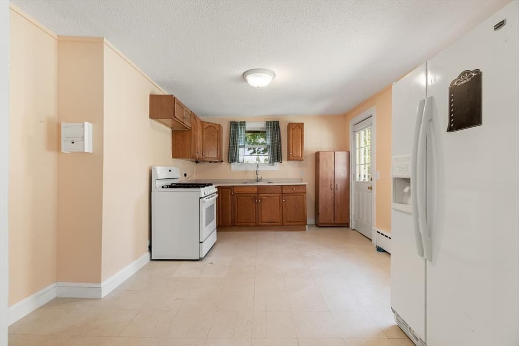 Multi Family at 6 Minot St, Stoneham MA 02180, photo 10 of 38