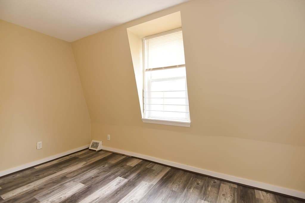2 Family - 2 Units Up/Down at 10 Essex Ct, Lynn MA 01902, Lynn, photo 10 of 37