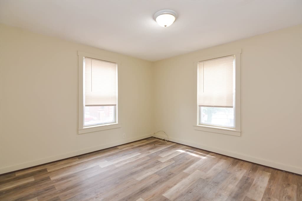 2 Family - 2 Units Up/Down at 10 Essex Ct, Lynn MA 01902, Lynn, photo 31 of 37