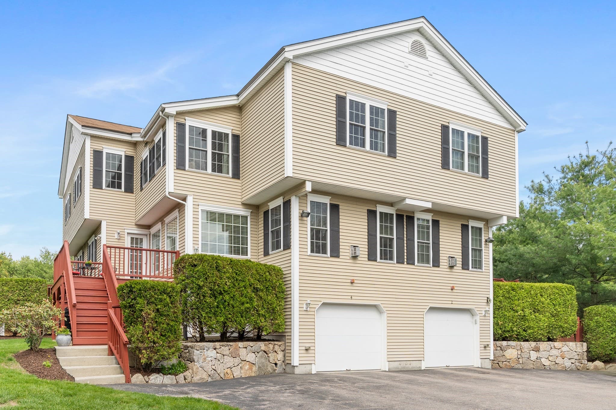 Condominium at 4 Paul Revere Path # 4, Hopkinton MA 01748, photo 2 of 32
