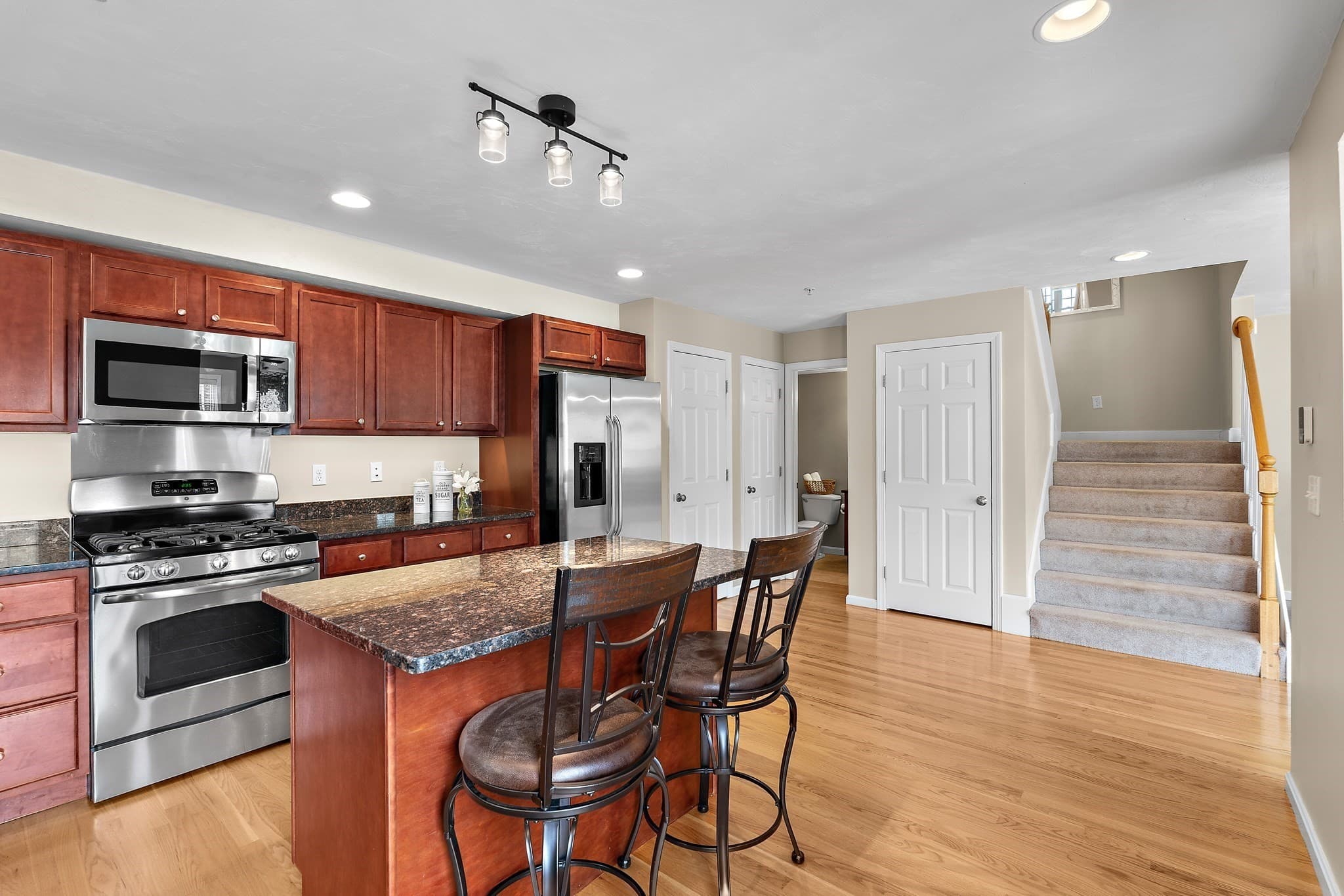 Condominium at 4 Paul Revere Path # 4, Hopkinton MA 01748, photo 17 of 32