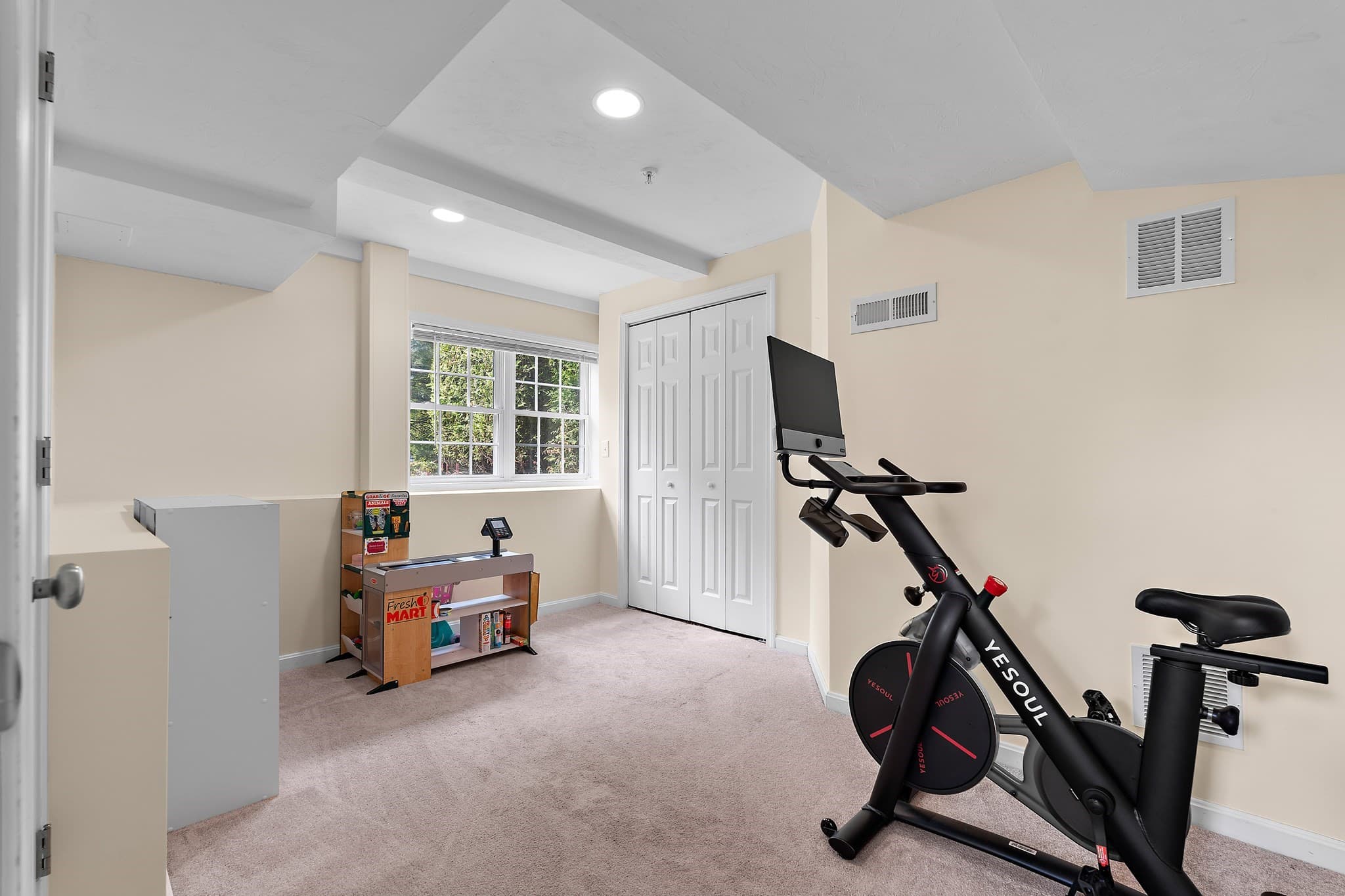 Condominium at 4 Paul Revere Path # 4, Hopkinton MA 01748, photo 30 of 32