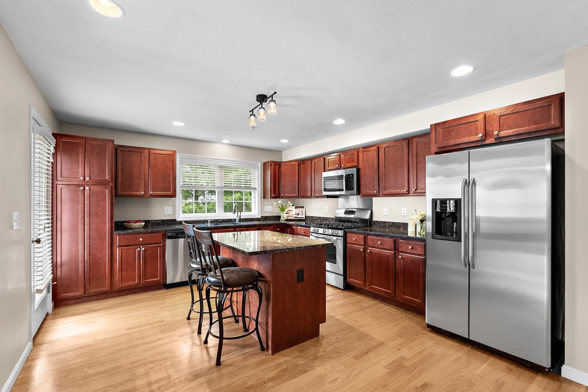 Condominium at 4 Paul Revere Path # 4, Hopkinton MA 01748, photo 15 of 32