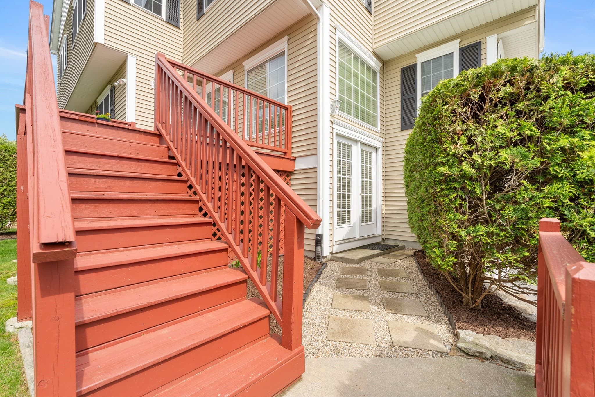 Condominium at 4 Paul Revere Path # 4, Hopkinton MA 01748, photo 4 of 32