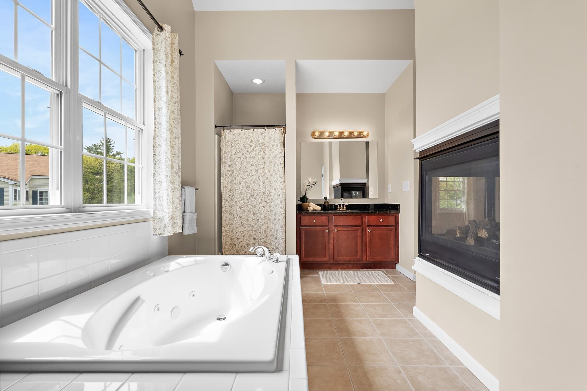 Condominium at 4 Paul Revere Path # 4, Hopkinton MA 01748, photo 25 of 32
