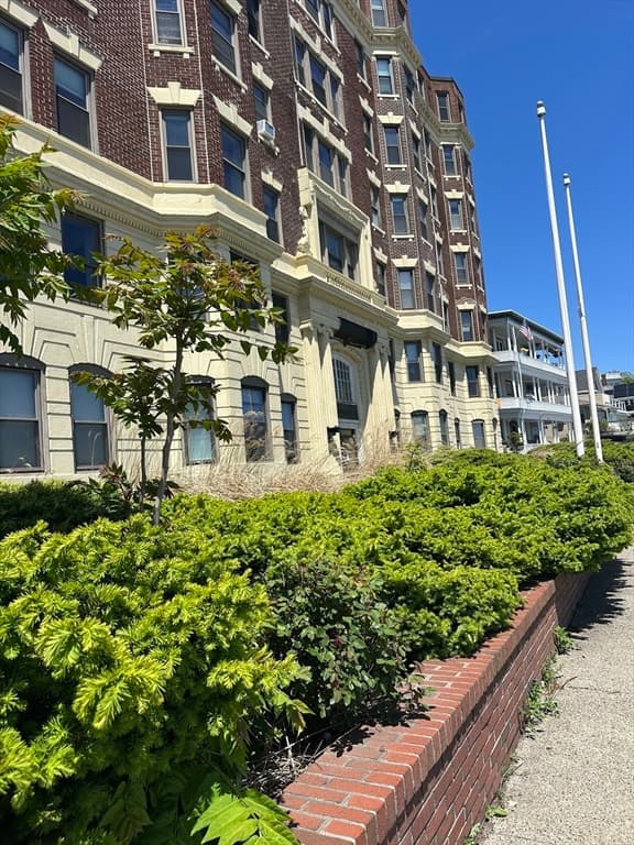 Condominium at 285 Lynn Shore Drive # 308, Lynn MA 01902, Lynn, photo 2 of 29
