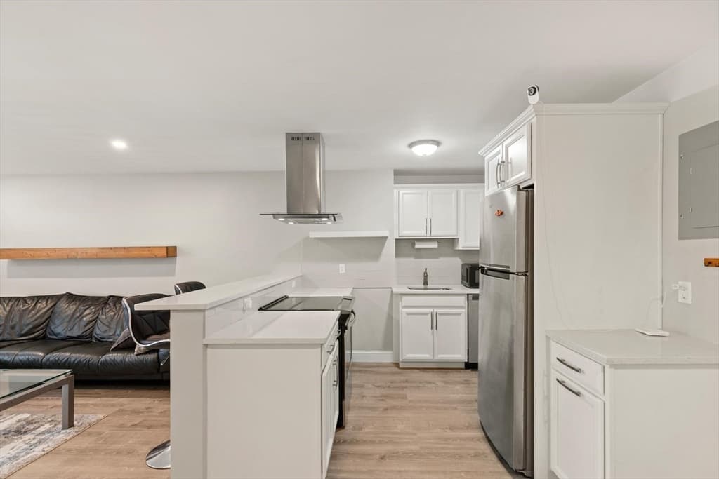 26 W Wyoming Avenue # 2D, Melrose MA 02176 photo 6