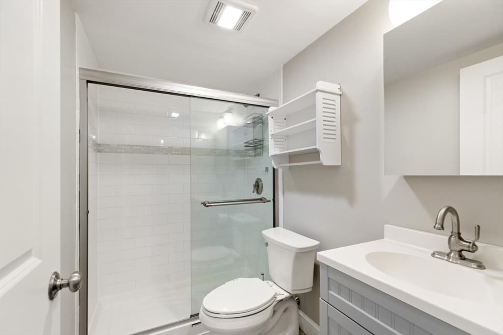 26 W Wyoming Avenue # 2D, Melrose MA 02176 photo 13