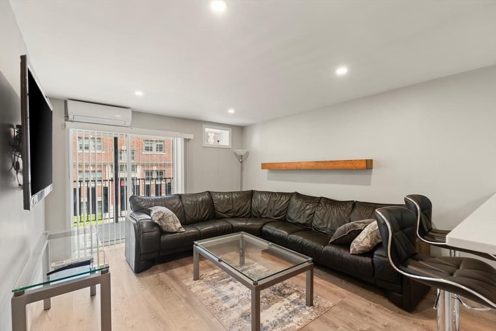 26 W Wyoming Avenue # 2D, Melrose MA 02176 photo 12