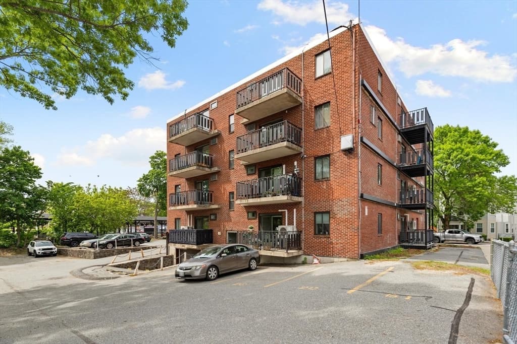26 W Wyoming Avenue # 2D, Melrose MA 02176 photo 3