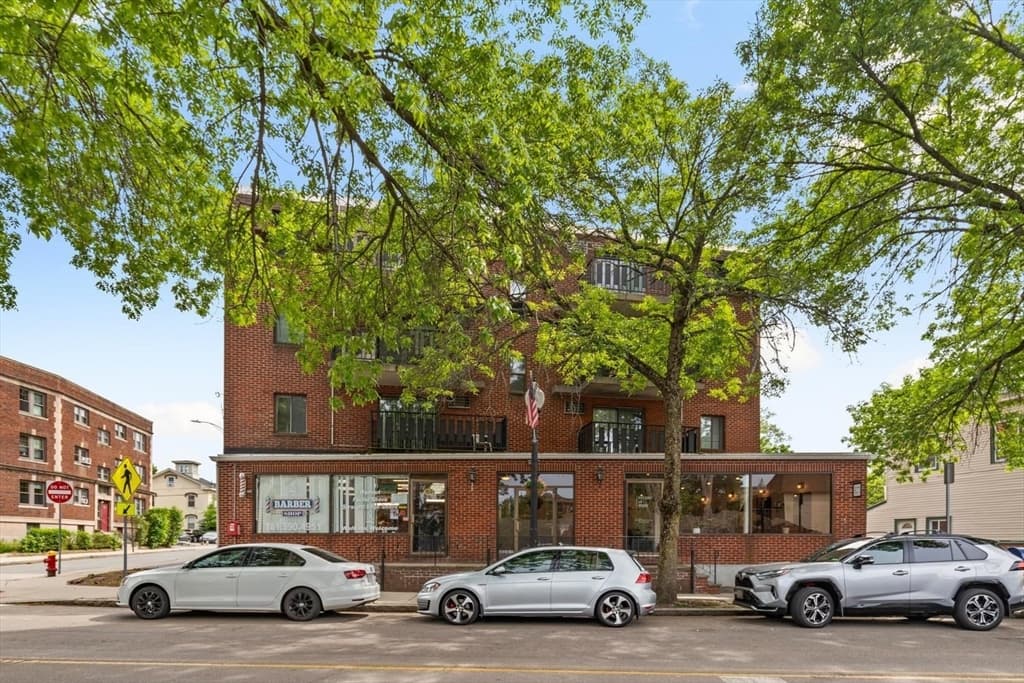 26 W Wyoming Avenue # 2D, Melrose MA 02176