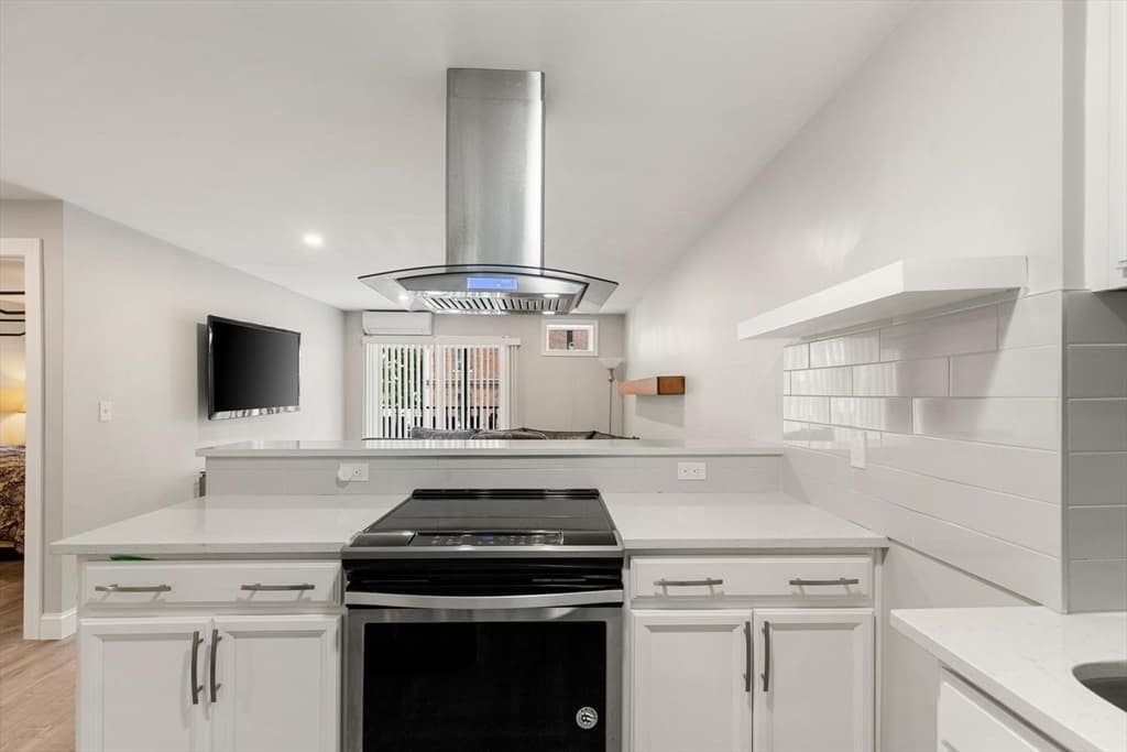 26 W Wyoming Avenue # 2D, Melrose MA 02176 photo 9