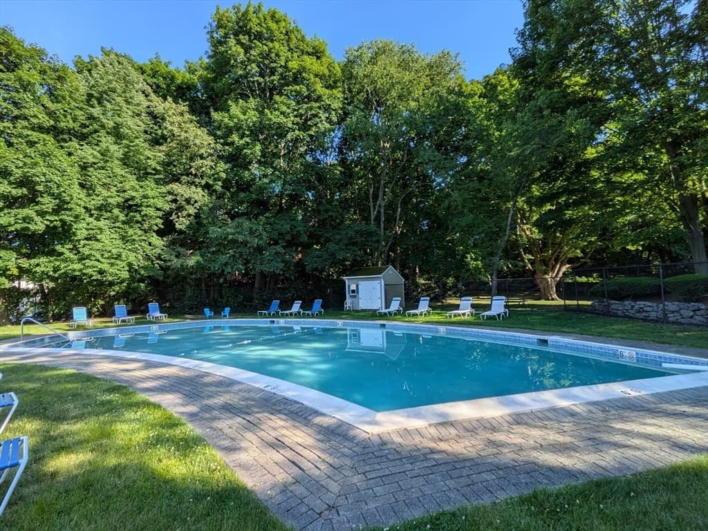22 Chestnut Pl # 306, Brookline MA 02445 photo 9