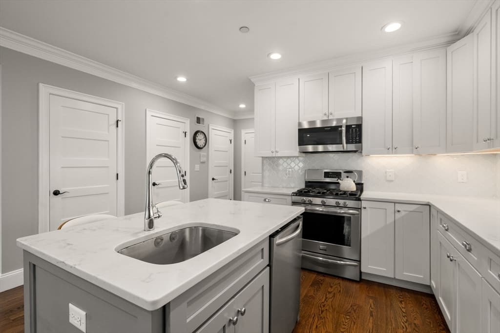 Condominium at 136 Sydney St # 5, Boston MA 02125, Boston, photo 6 of 19