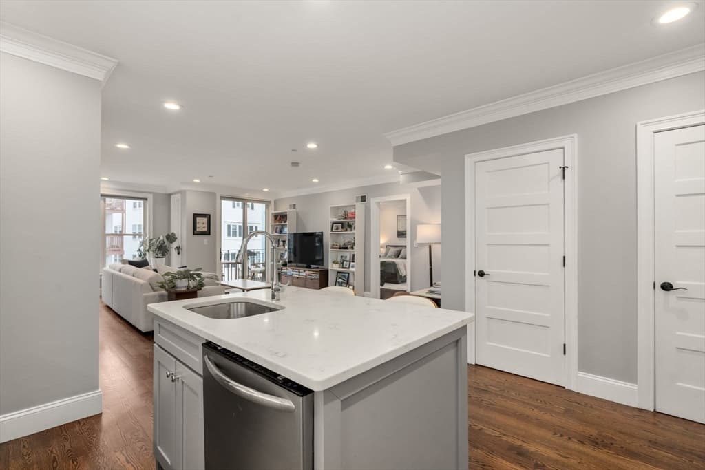 Condominium at 136 Sydney St # 5, Boston MA 02125, Boston, photo 7 of 19