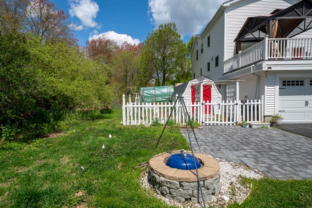 Single Family Residence at 229 Parkerville Rd, Southborough MA 01772, Southborough, photo 10 of 38
