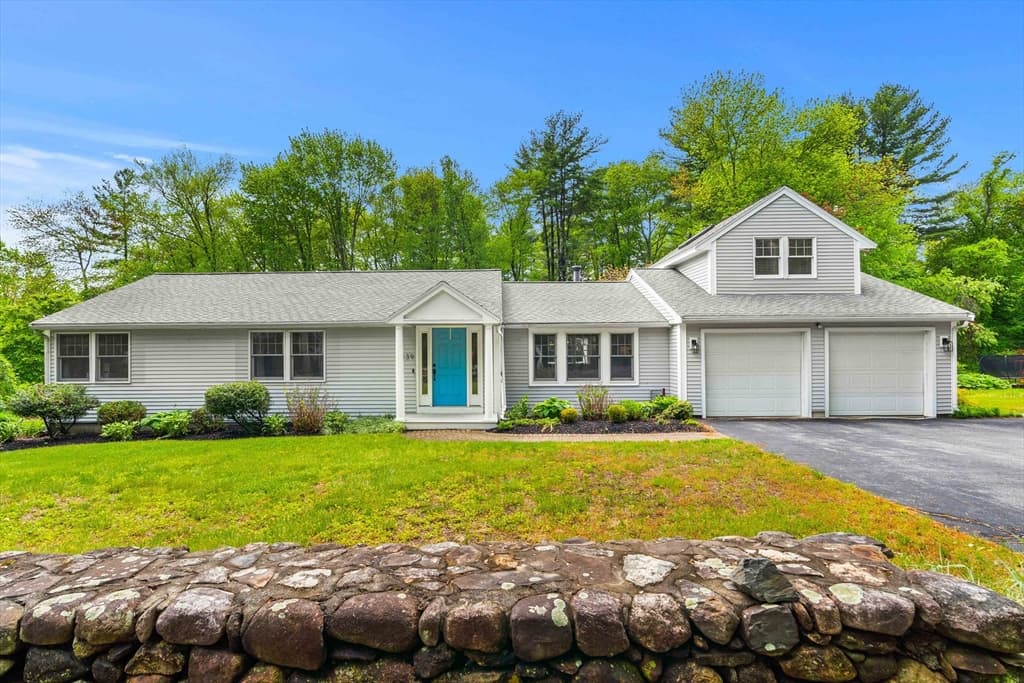 139 Hidden Rd, Andover MA 01810