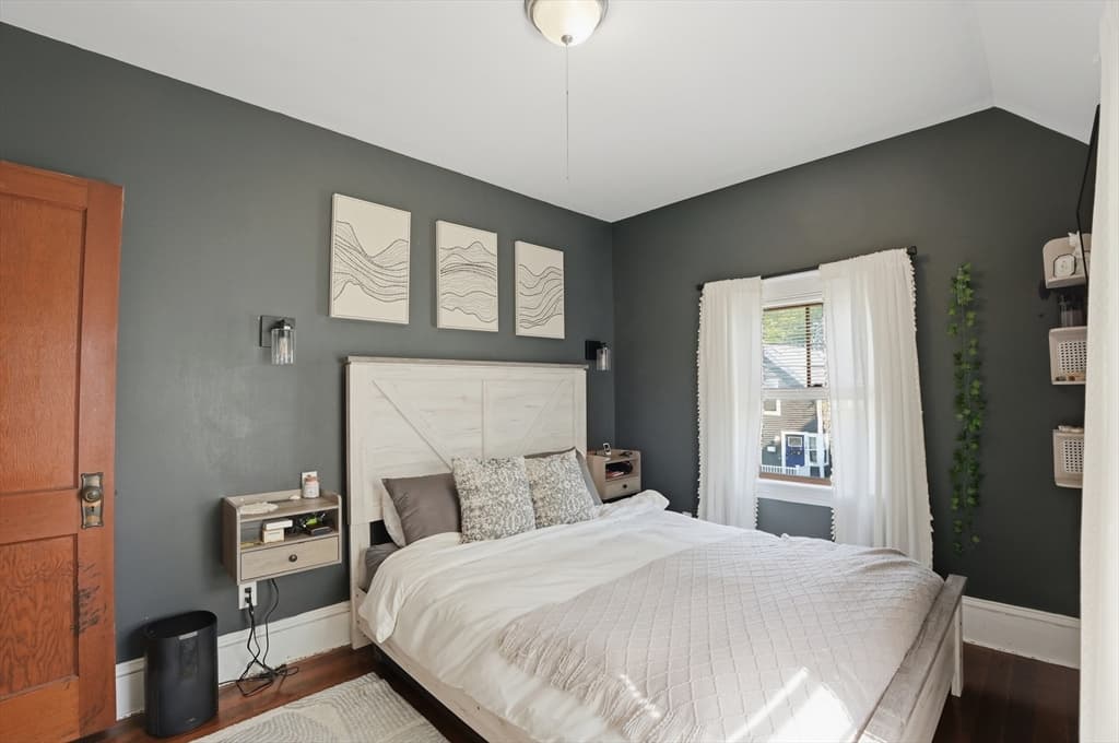 Single Family Residence at 146 Sycamore St, New Bedford MA 02740, New Bedford, photo 27 of 34