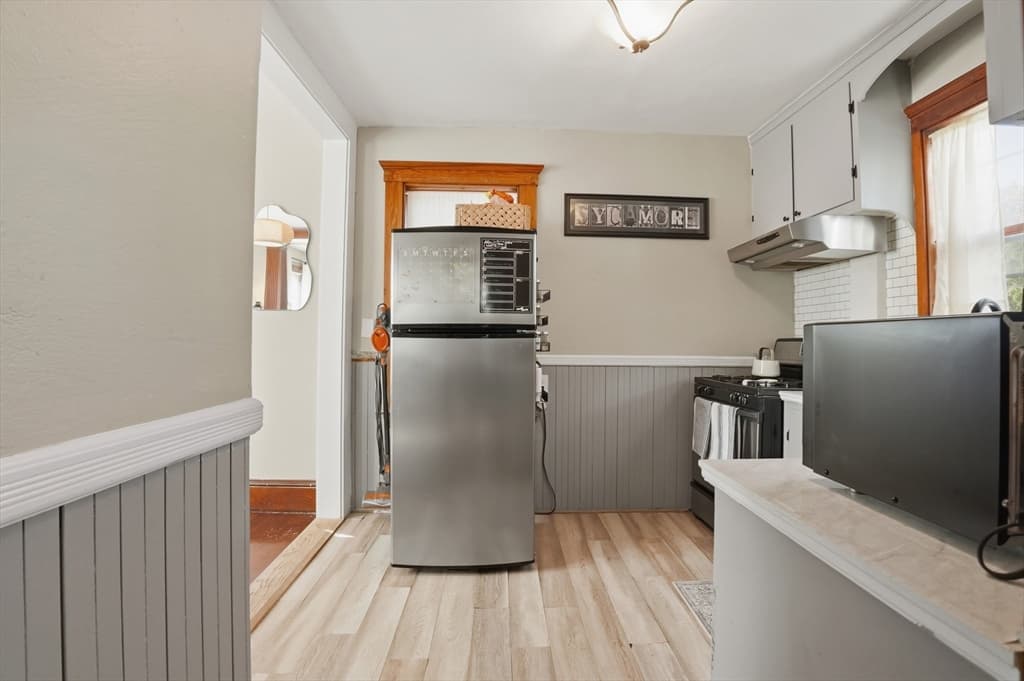 Single Family Residence at 146 Sycamore St, New Bedford MA 02740, New Bedford, photo 12 of 34