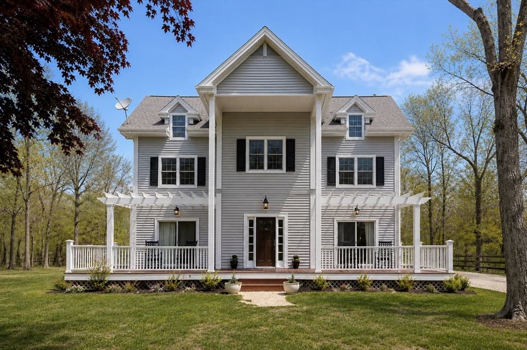 10 North Bog Rd, Edgartown MA 02539