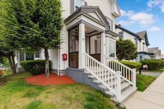 Single Family Residence at 50 Albion St, Wakefield MA 01880, photo 4 of 35