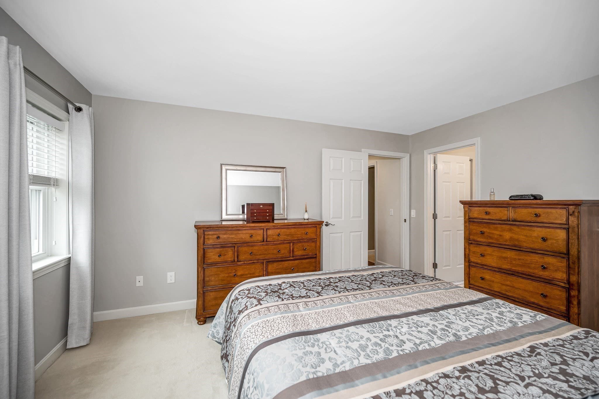 Single Family Residence at 37 Beechwood Dr, Haverhill MA 01832, Haverhill, photo 23 of 38