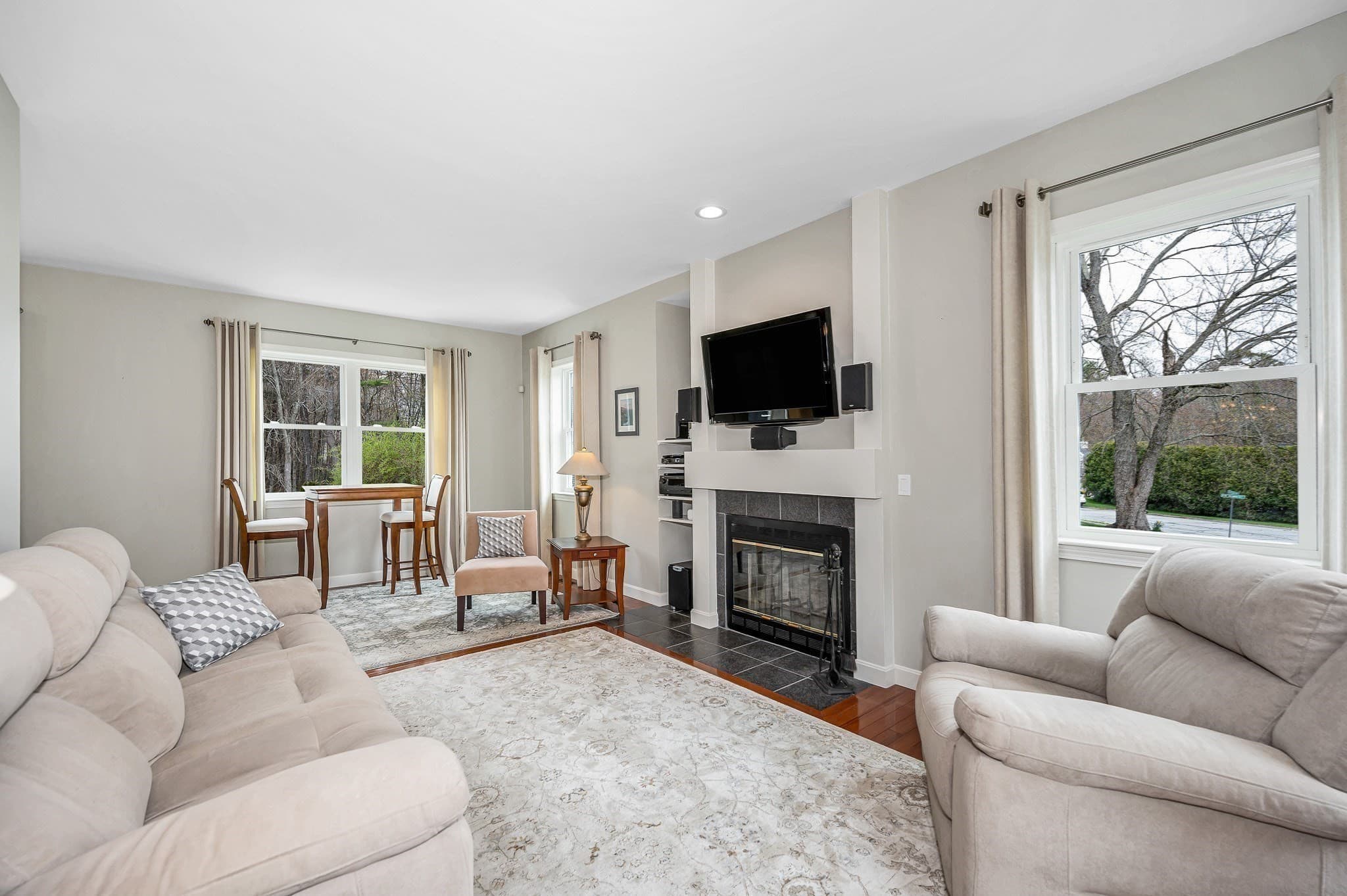 Single Family Residence at 37 Beechwood Dr, Haverhill MA 01832, Haverhill, photo 12 of 38