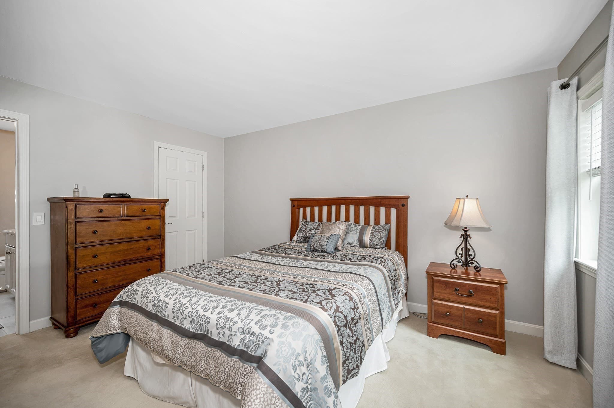 Single Family Residence at 37 Beechwood Dr, Haverhill MA 01832, Haverhill, photo 22 of 38