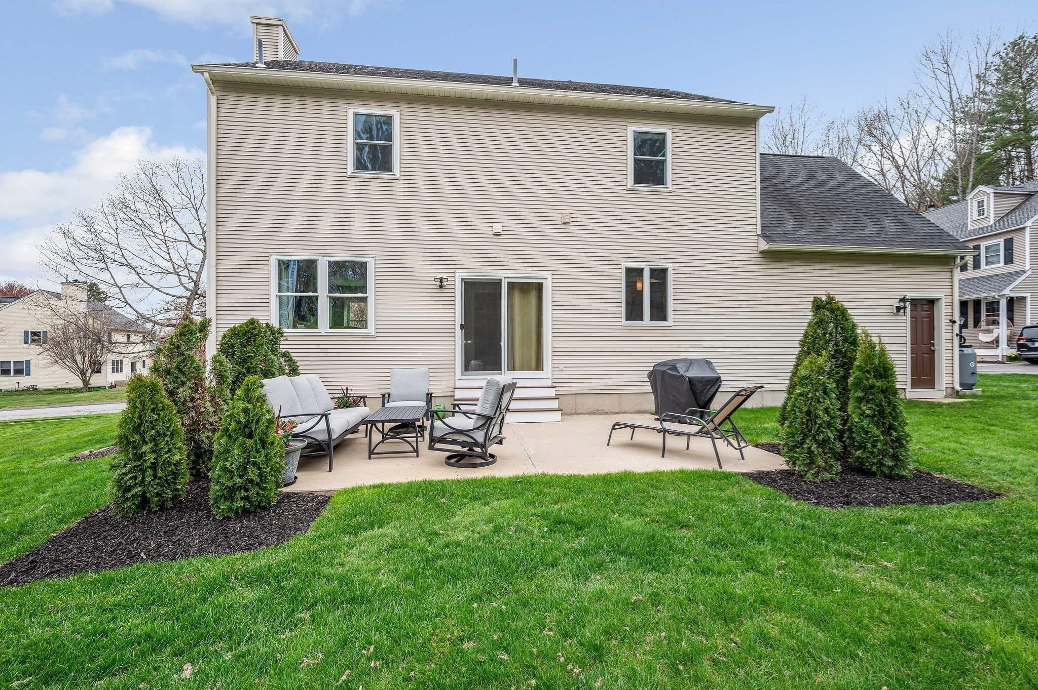 Single Family Residence at 37 Beechwood Dr, Haverhill MA 01832, Haverhill, photo 5 of 38