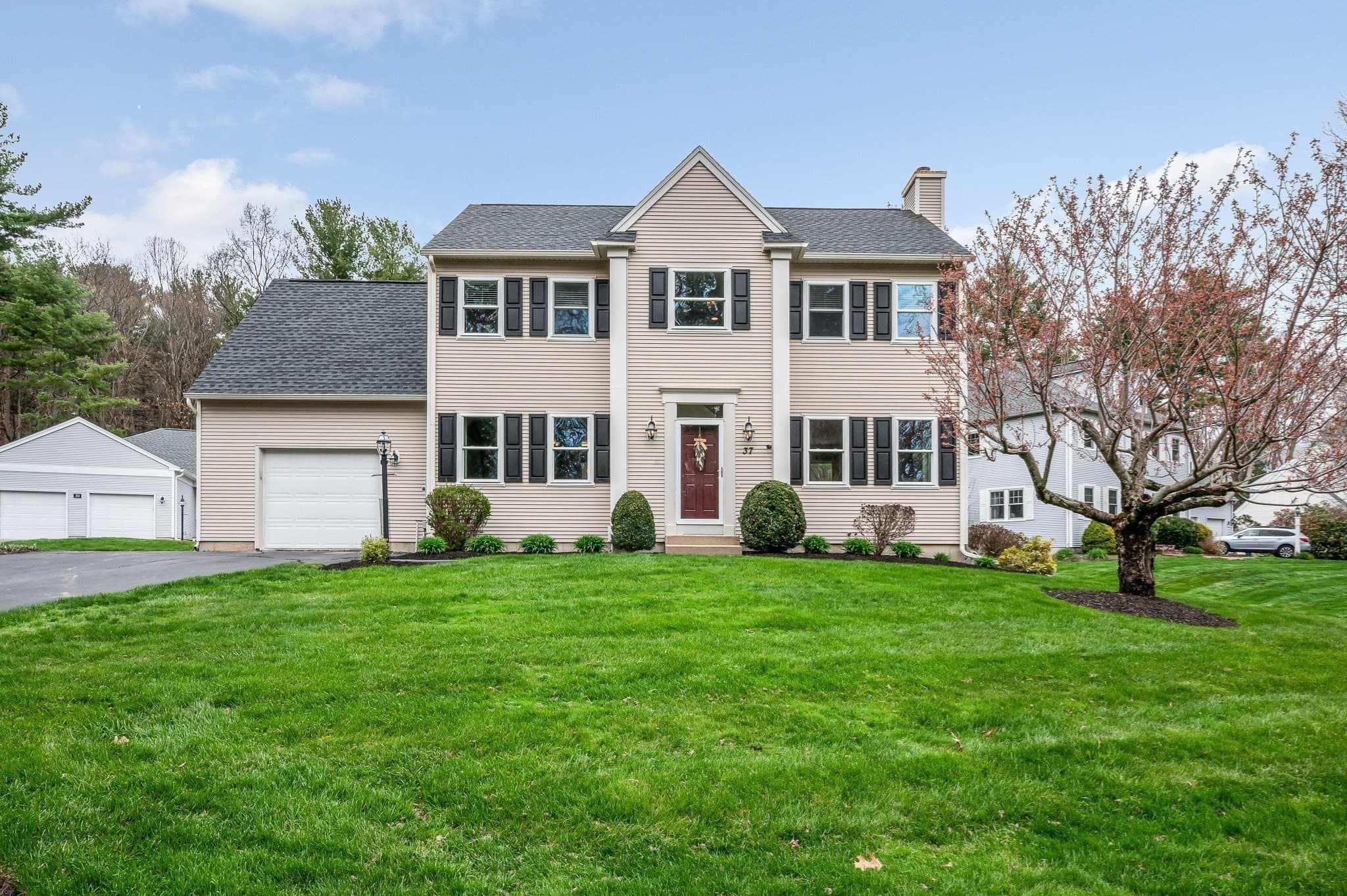 Single Family Residence at 37 Beechwood Dr, Haverhill MA 01832, Haverhill, photo 8 of 38