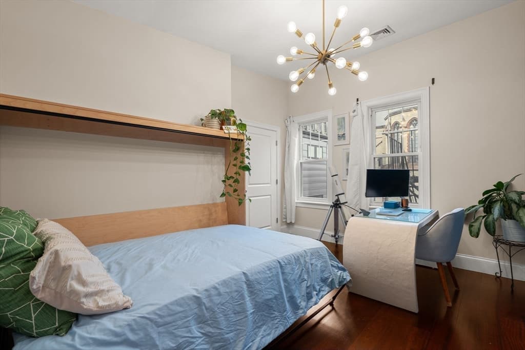 Condominium at 133 I St # 3, Boston MA 02127, photo 12 of 21