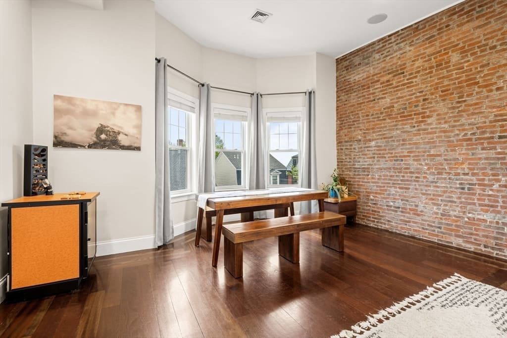 Condominium at 133 I St # 3, Boston MA 02127, photo 7 of 21