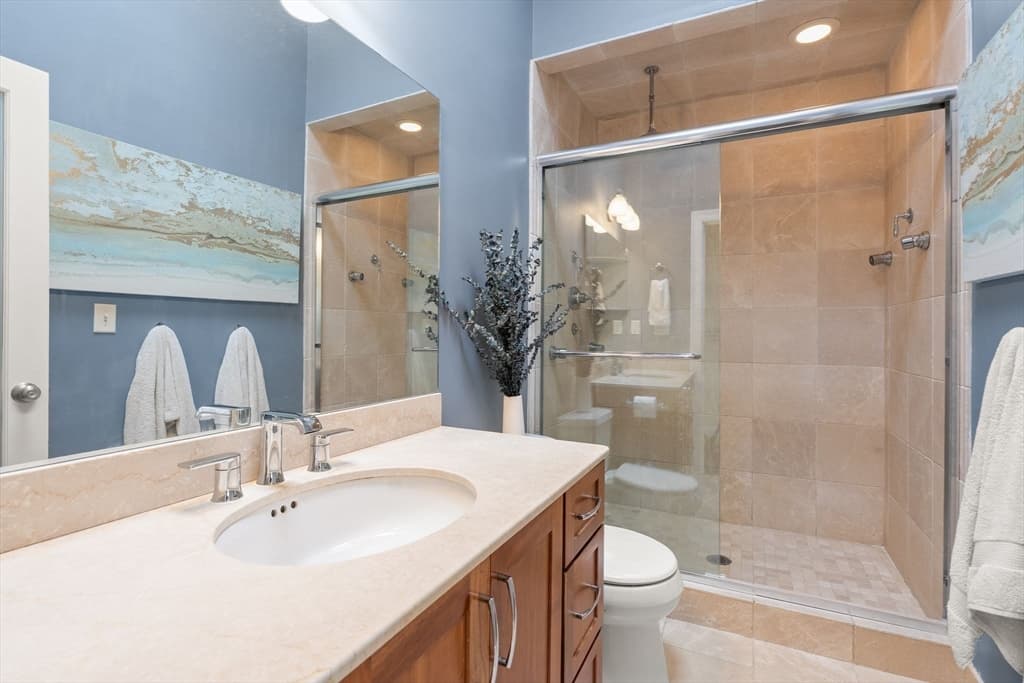 Condominium at 133 I St # 3, Boston MA 02127, photo 10 of 21