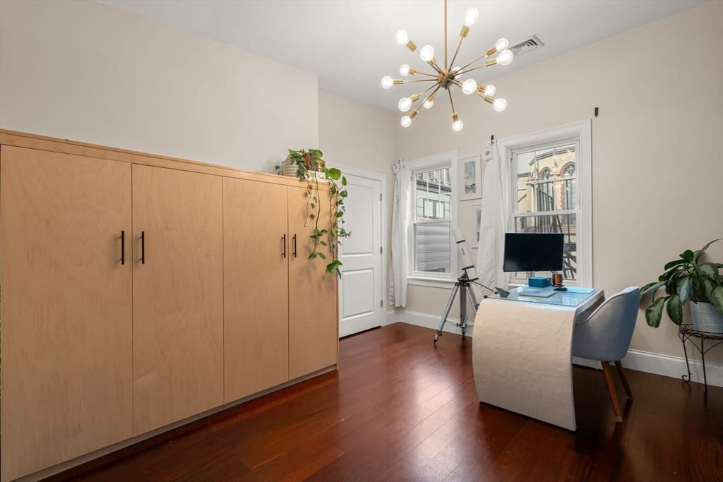 Condominium at 133 I St # 3, Boston MA 02127, photo 11 of 21