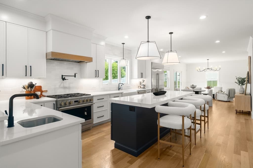 Single Family Residence at 1 Rogers Brook East, Andover MA 01810, photo 7 of 31