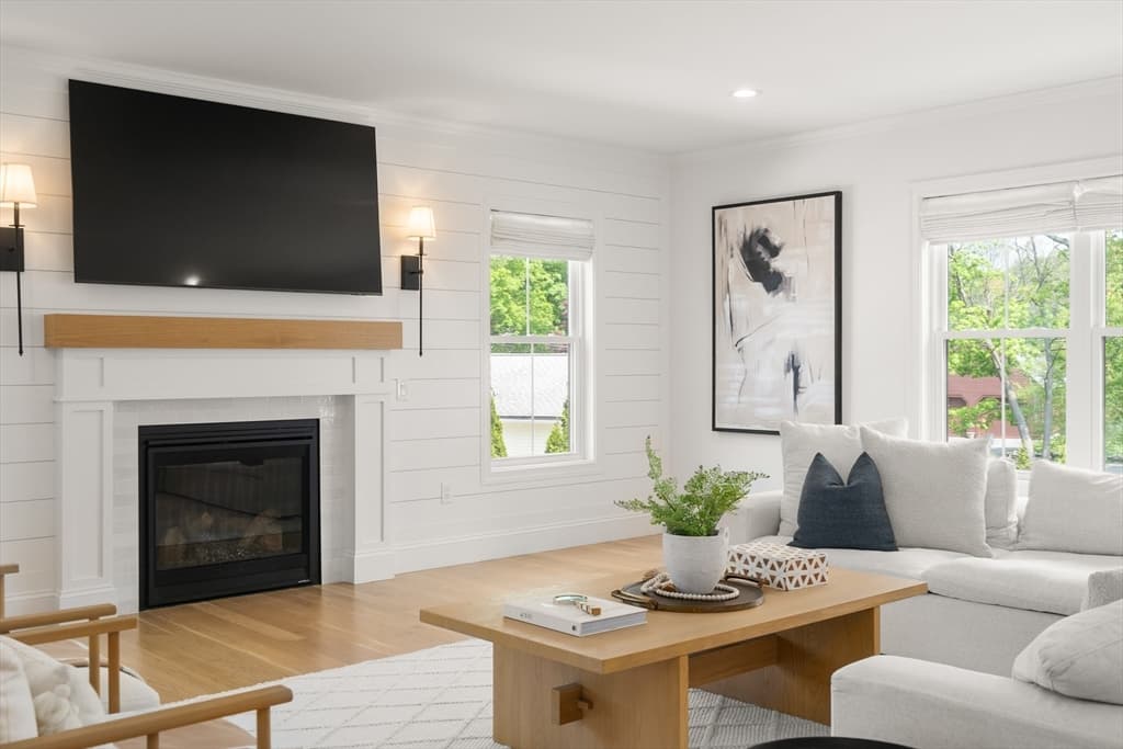 Single Family Residence at 1 Rogers Brook East, Andover MA 01810, photo 9 of 31