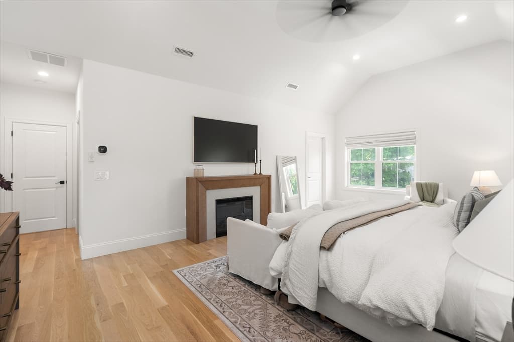 Single Family Residence at 1 Rogers Brook East, Andover MA 01810, photo 14 of 31