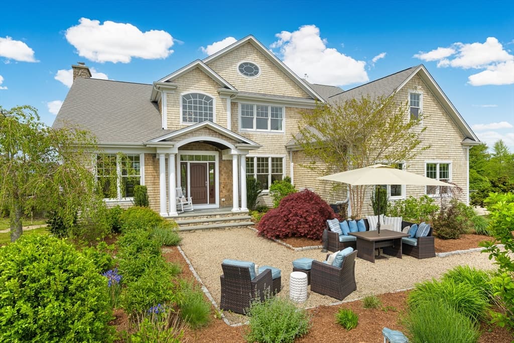Single Family Residence at 3333 Main Road, Tiverton RI 02878, Tiverton, photo 4 of 42
